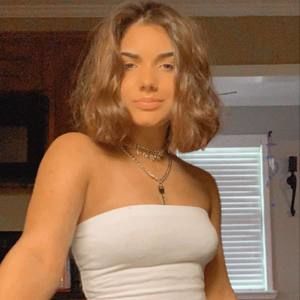 Meet your Posher, Chloe